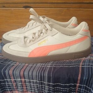 Puma Women's Sneakers in Cream and Coral